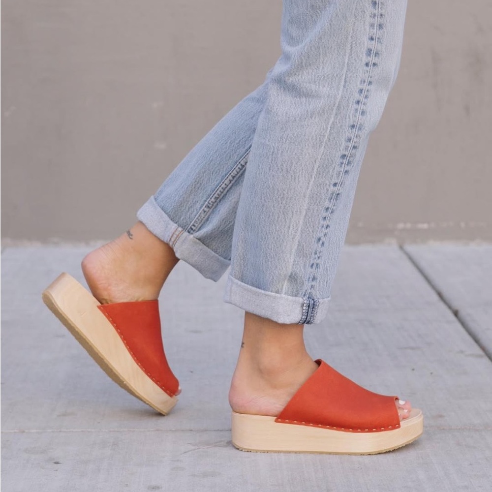Bryr Orange Norma clogs